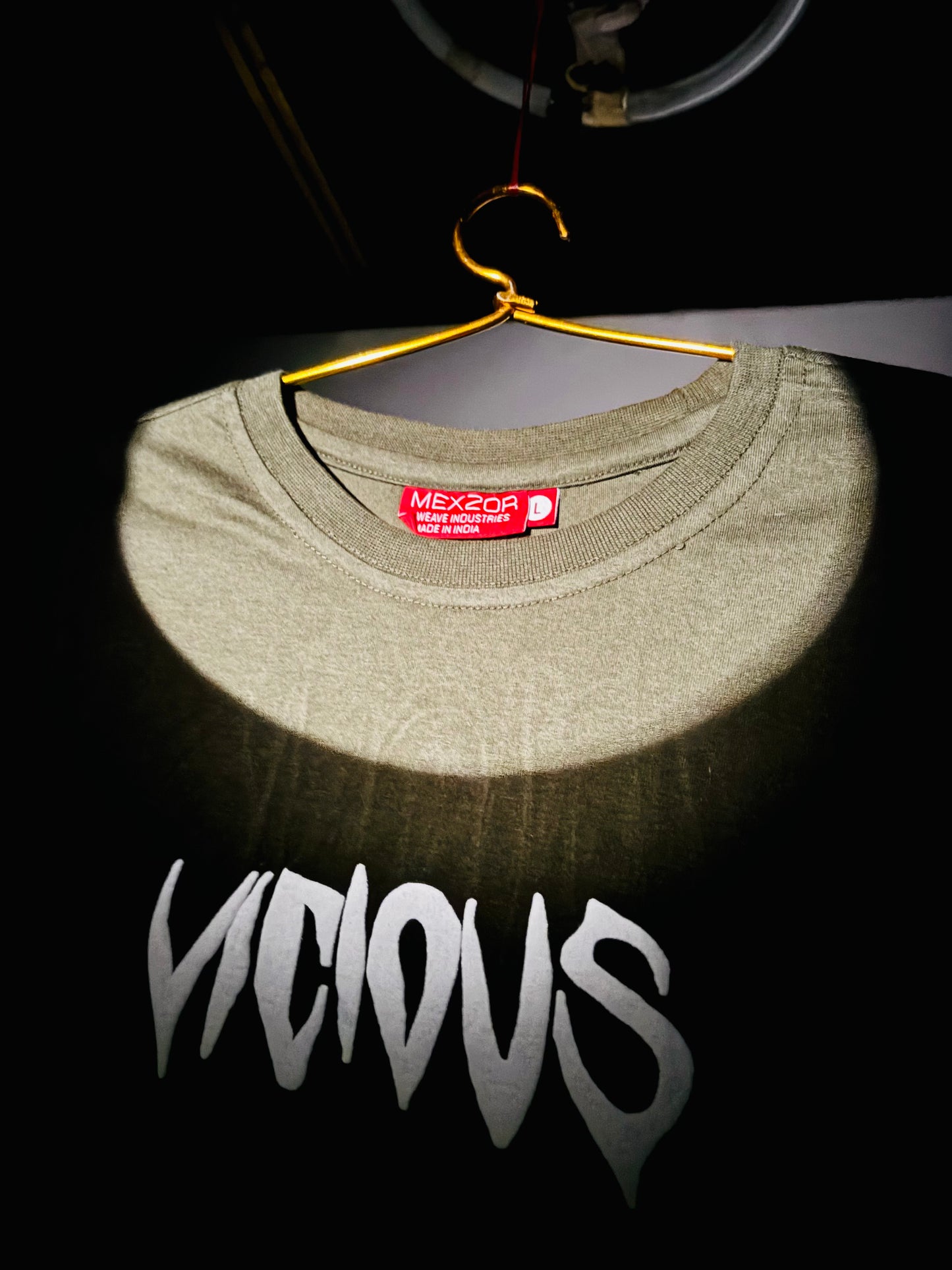VICIOUS Bold Red Graphic T-Shirt – Unleash Your Ferocity 220GSM